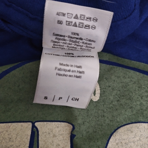 Rush R40 T-shirt from 2017 tour. Size men's Small but it's unisex. - Picture 3 of 4